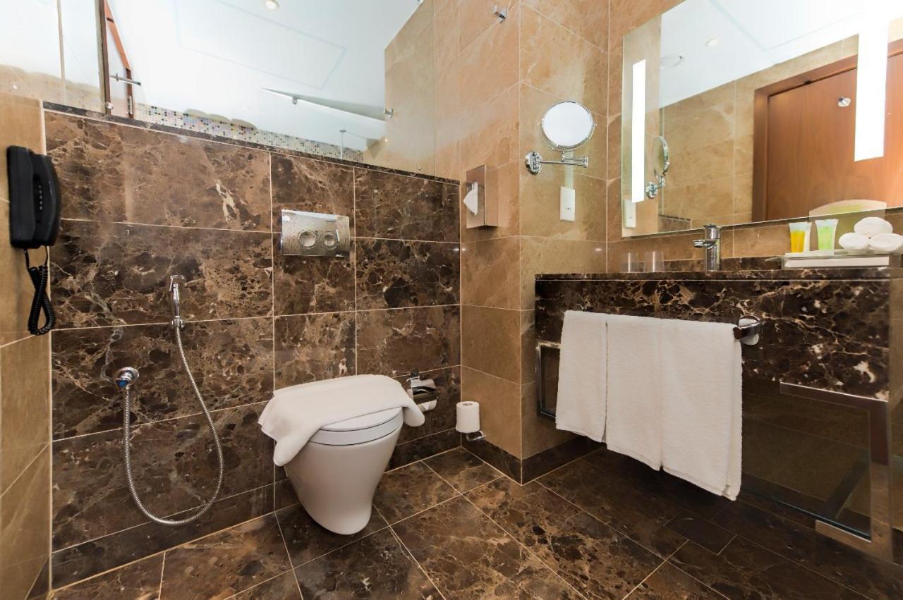 Holiday Suites Al Aziziah Mekka Kültér fotó Bathroom