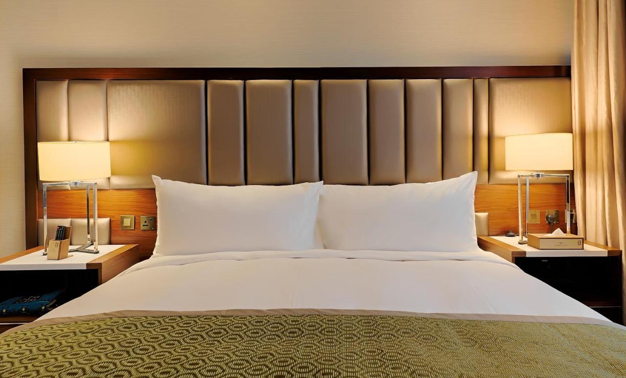 Holiday Suites Al Aziziah Mekka Kültér fotó A guest room at the hotel